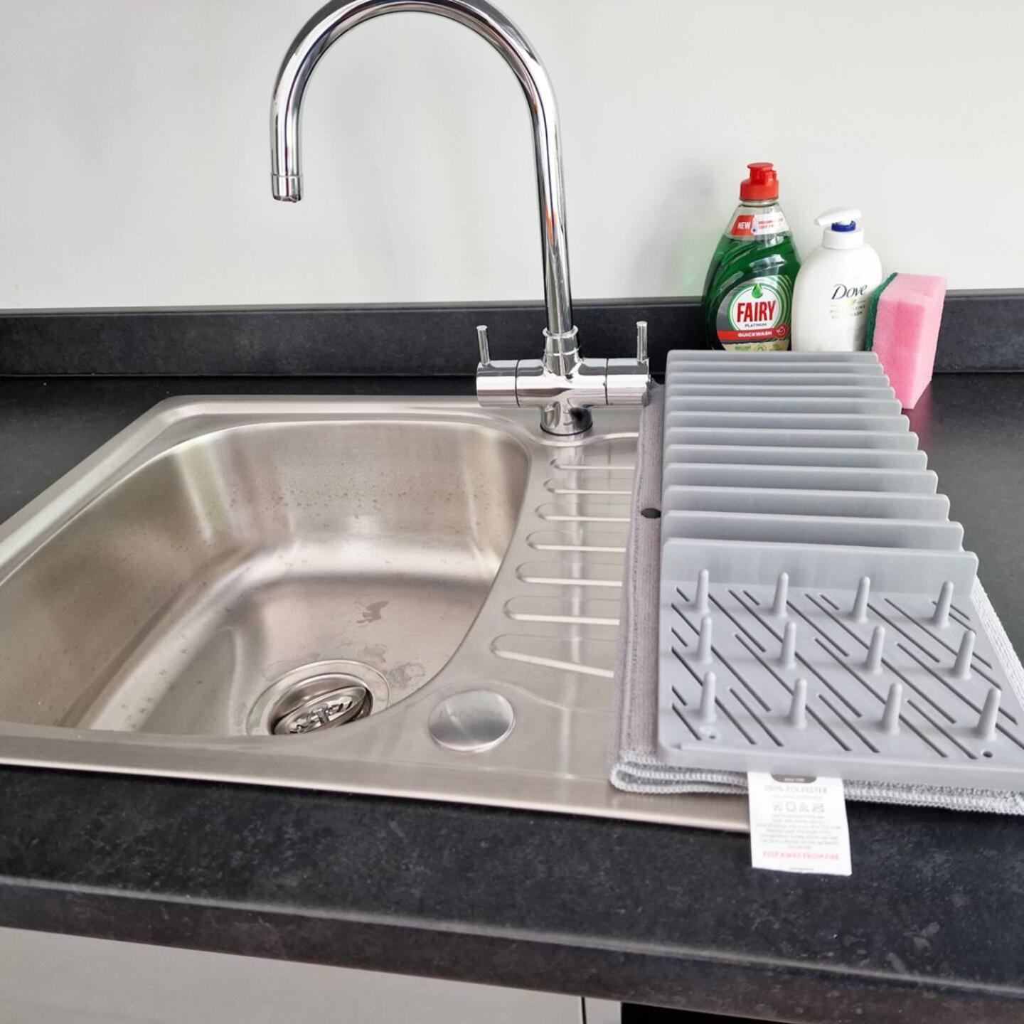 نورويش 1St Floor Riverview Duplex Flat With Parking الغرفة الصورة