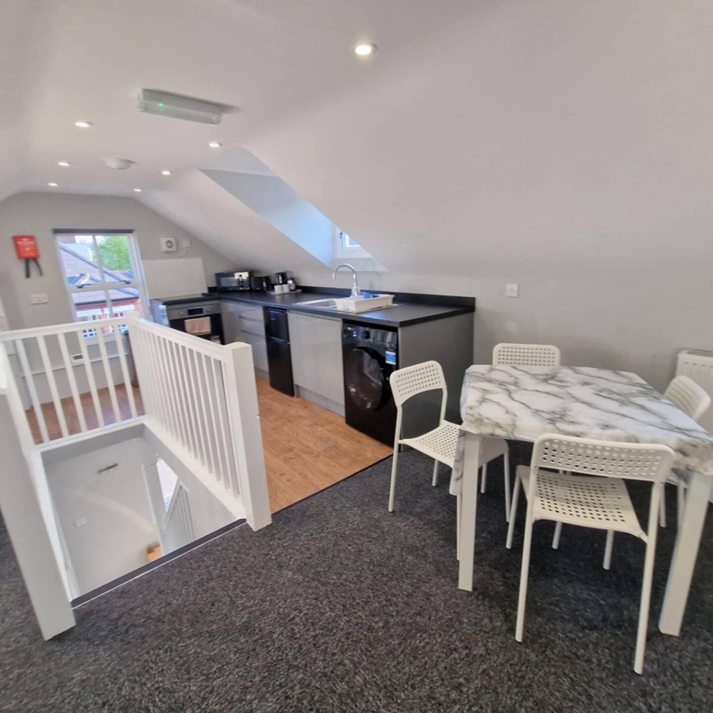 نورويش 1St Floor Riverview Duplex Flat With Parking الغرفة الصورة